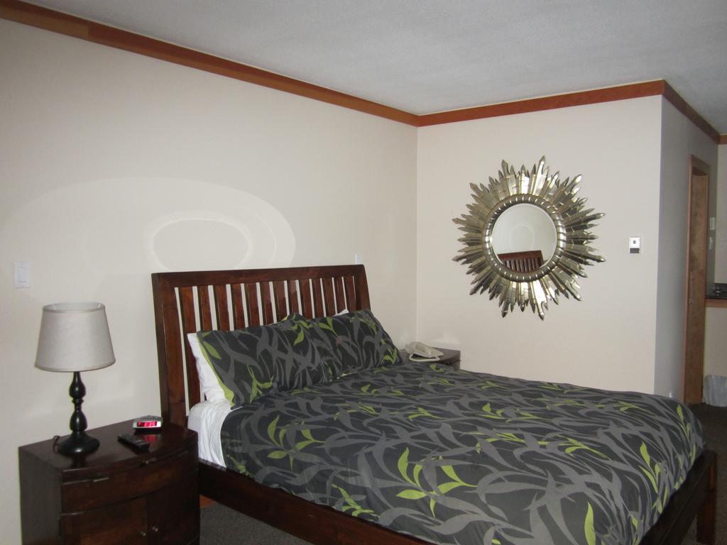 The Lodge At Skeena Landing Террас Номер фото