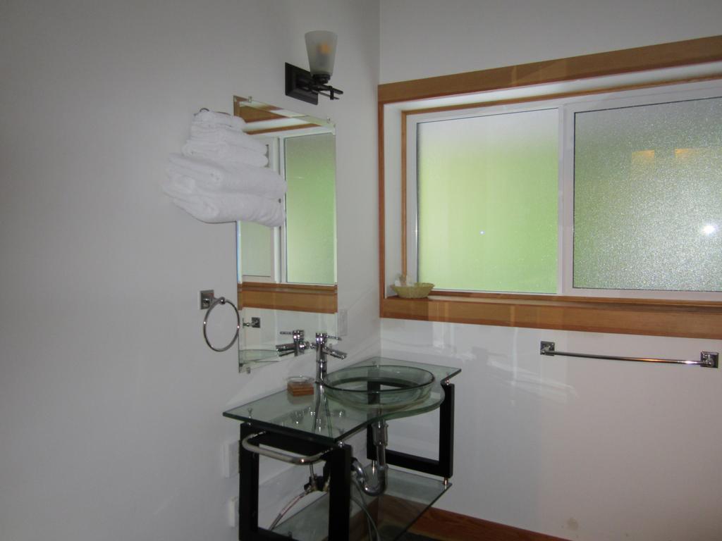 The Lodge At Skeena Landing Террас Номер фото