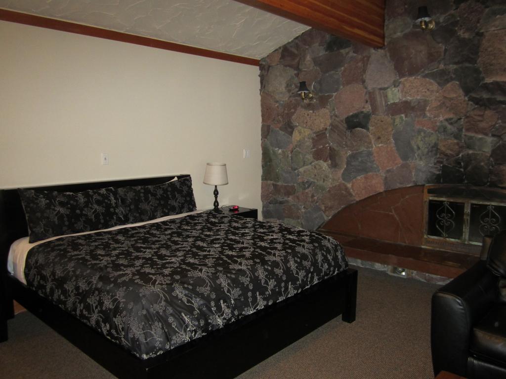 The Lodge At Skeena Landing Террас Номер фото