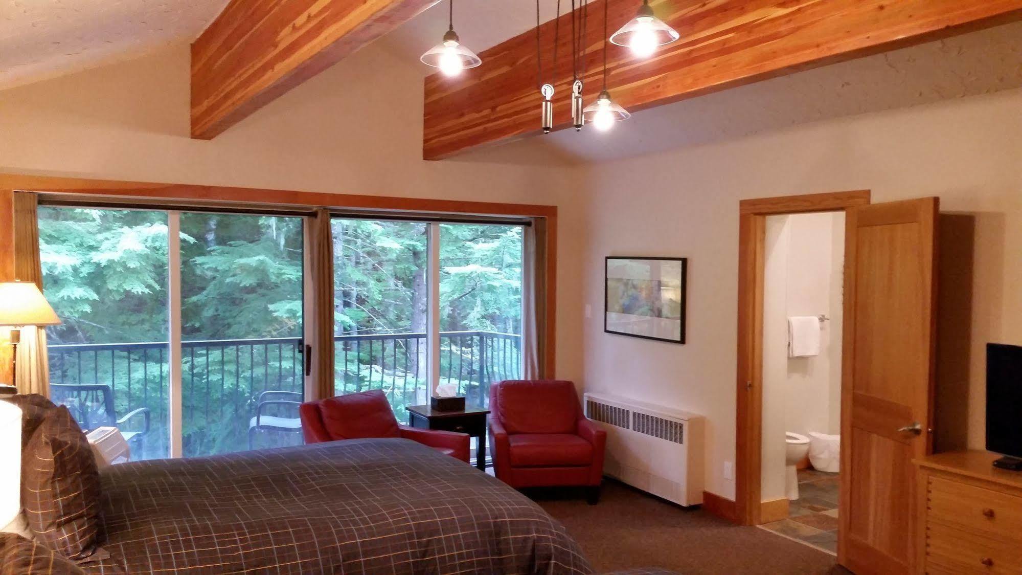 The Lodge At Skeena Landing Террас Экстерьер фото